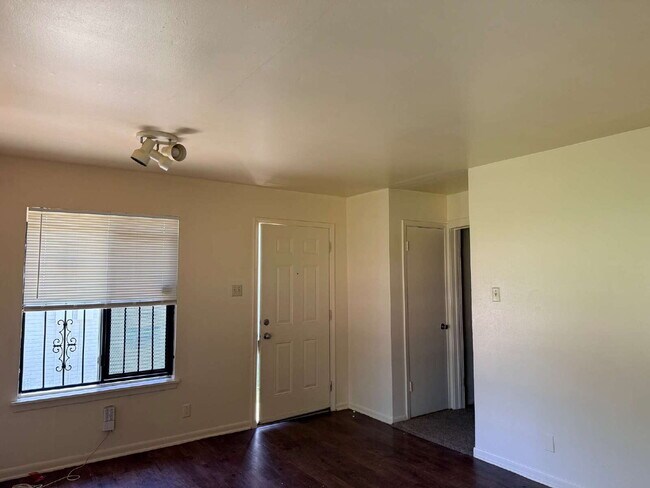 Photo - 606 Morningview Dr