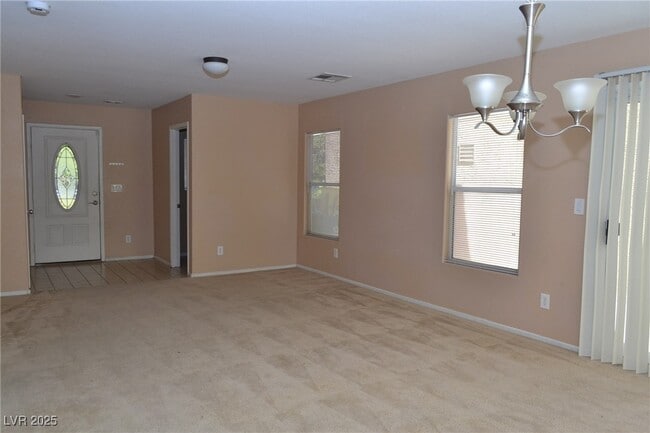 Building Photo - 520 Taunton St Rental