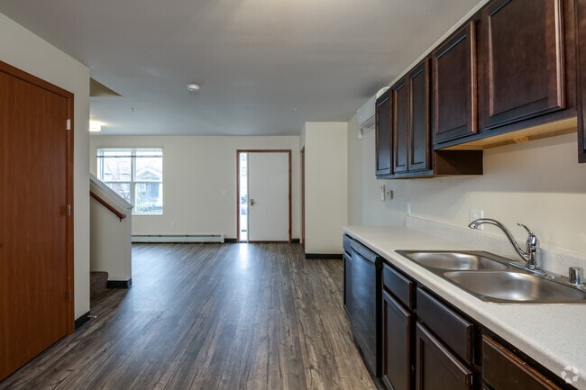 3 BR, 2 BA - 1,111SF