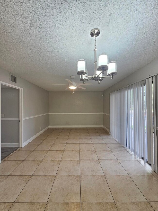 Building Photo - 1700 Windorah Way Unit A