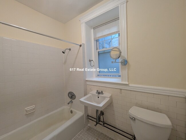 Photo - 29 Delano Park Unit 19