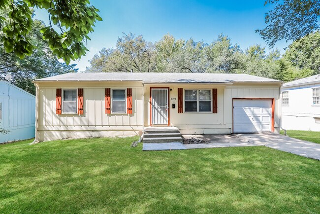 Cozy 3 Bedroom Home in Kansas City! - Cozy 3 Bedroom Home in Kansas City!