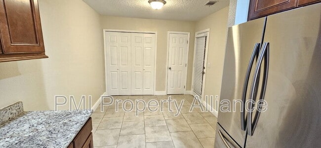 Photo - 703 Sunbury Ct