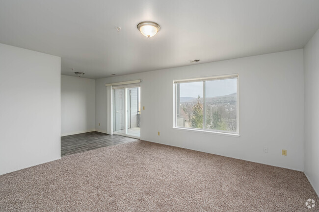 2BR, 1BA - 900SF - Living Room - Aspen Heights Apartments