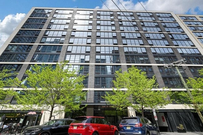 Building Photo - 160 1st St Unit 703