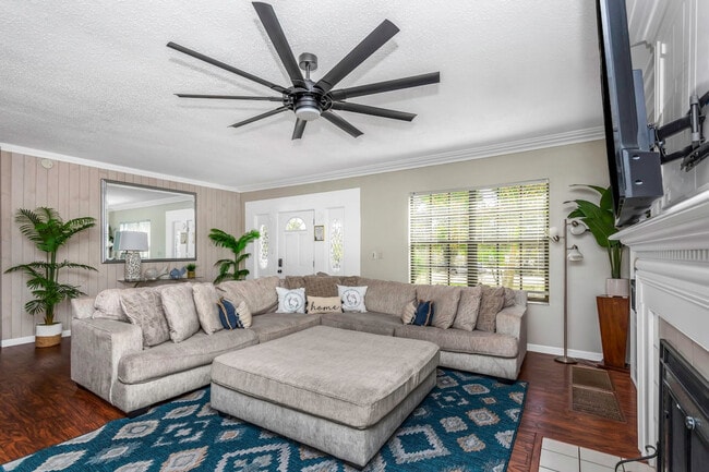 Building Photo - 1679 Tampa Rd Unit SI ID1495040P