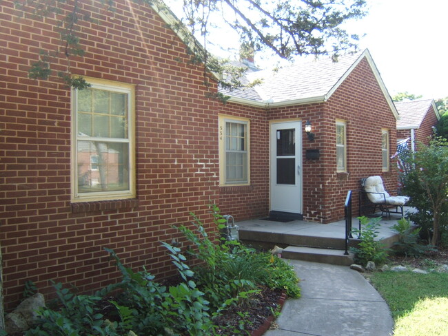 Front Enterance - 554 S Bluff Ave Townhome