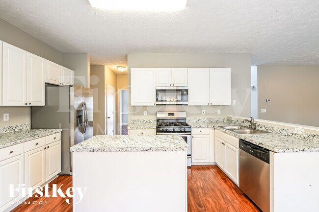 Photo - 6882 Waters Edge Dr