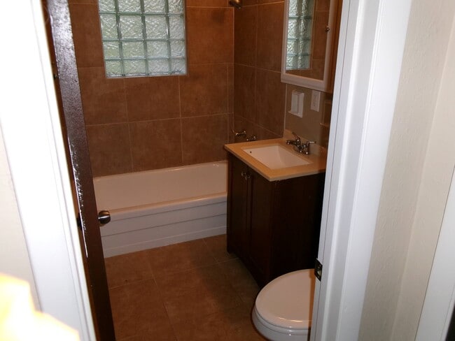 Photo - 124 Maple St Unit 124