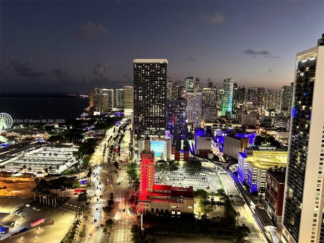 Photo - 888 Biscayne Blvd