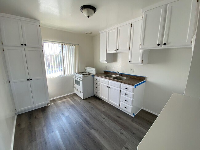Photo - Royal Palms Apartments