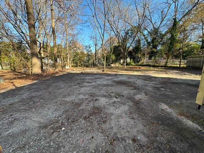 Photo - 617 Pender St