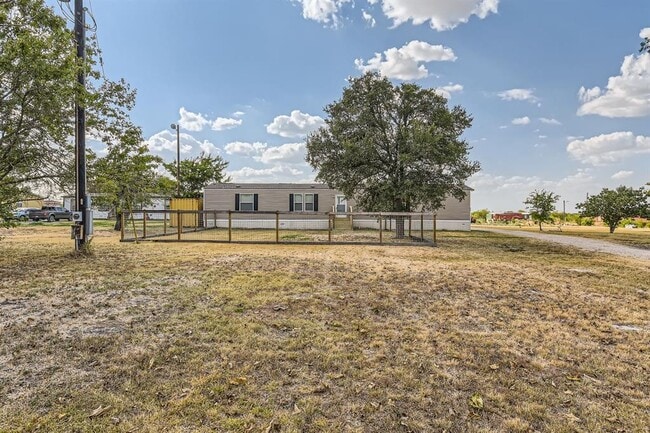 Photo - 517 Crossroads Dr