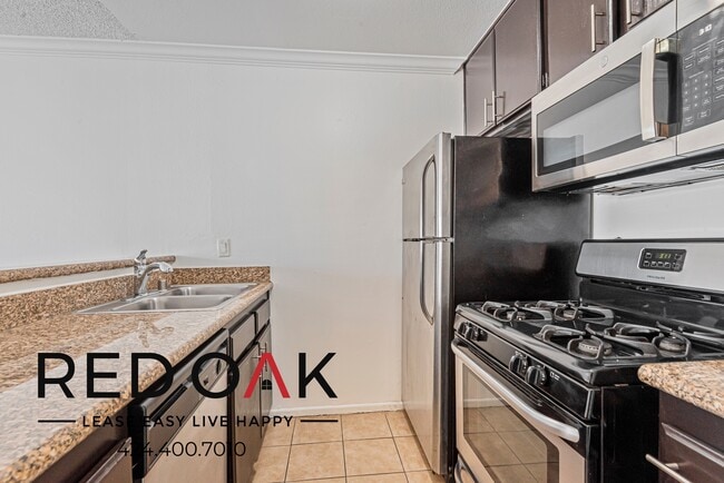 Photo - 1522 N Formosa Ave Unit 106