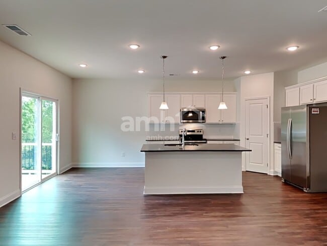 Photo - 215 Pecan Dr