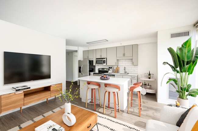 2116 Chestnut