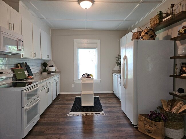 Photo - 463 Berry Rd