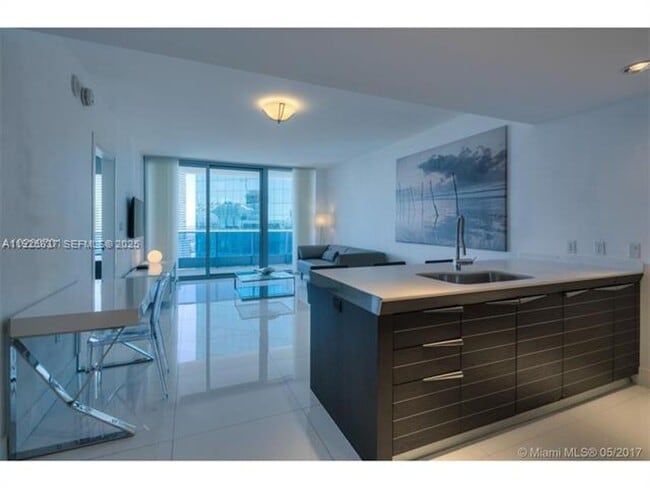 Building Photo - 200 Biscayne Blvd Way Unit 200 Biscayne Boulevard Way  4309