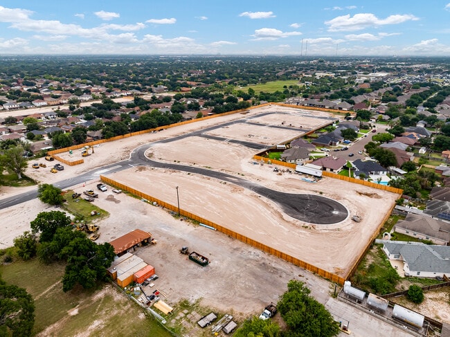 Building Photo - Villas on Ware Rental