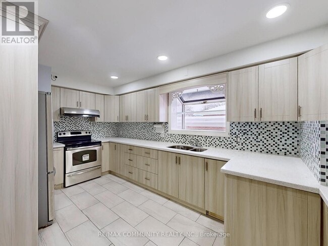 Photo - 96 Scarden Ave