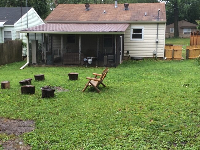 Photo - 1028 E Maxwell Ln