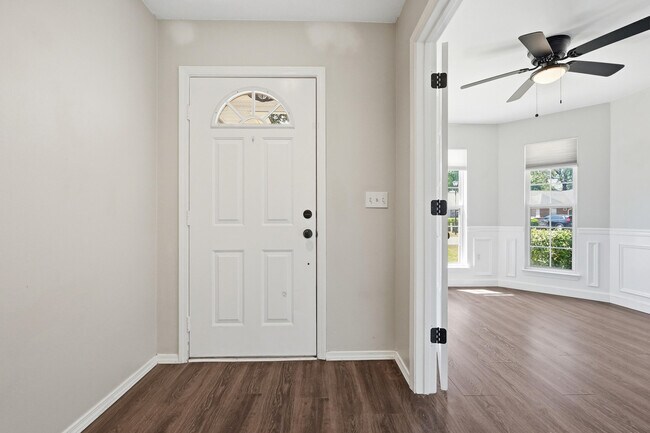 Photo - 176 Wright Cir