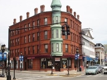 Building Photo - 3 Forest St Unit 402