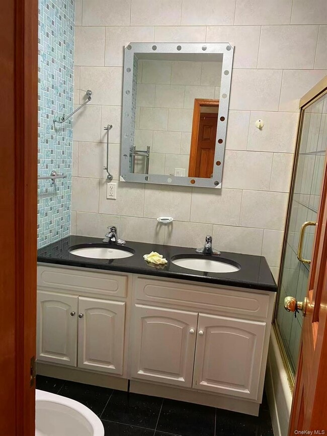 Photo - 142-44 56th Rd