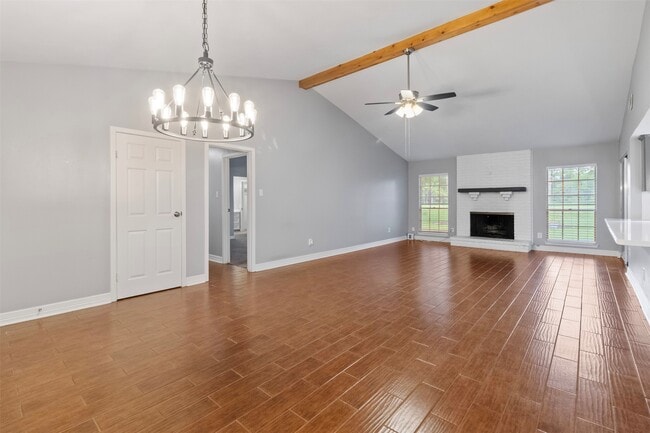 Building Photo - 210 Pecan Valley Ct