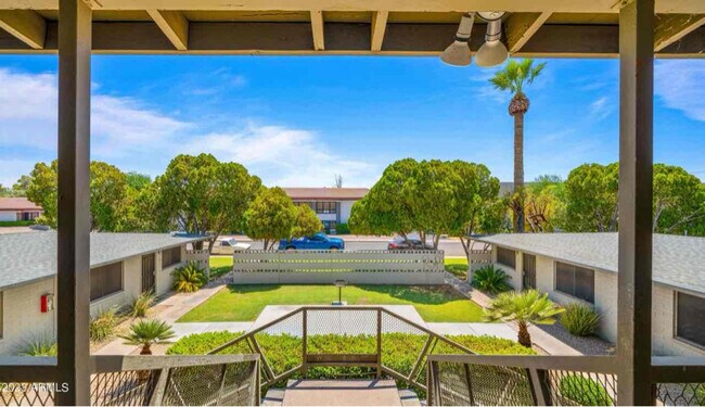 Photo - 2326 E Pinchot Ave Unidad 7