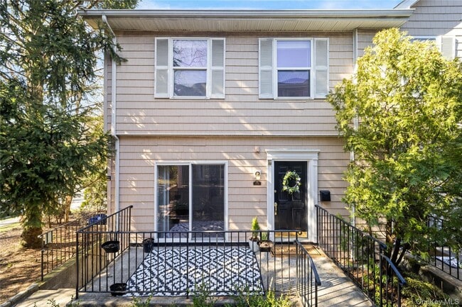 Photo - 110-112-112 S Broadway