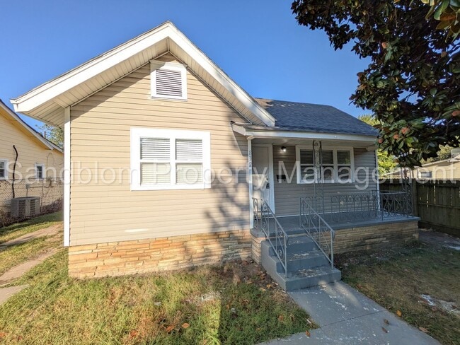 Building Photo - For Lease | Kendall-Whittier | 3 bed, 2 ba... Rental