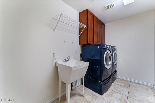 Building Photo - 6121 Molly Malone Ct Rental
