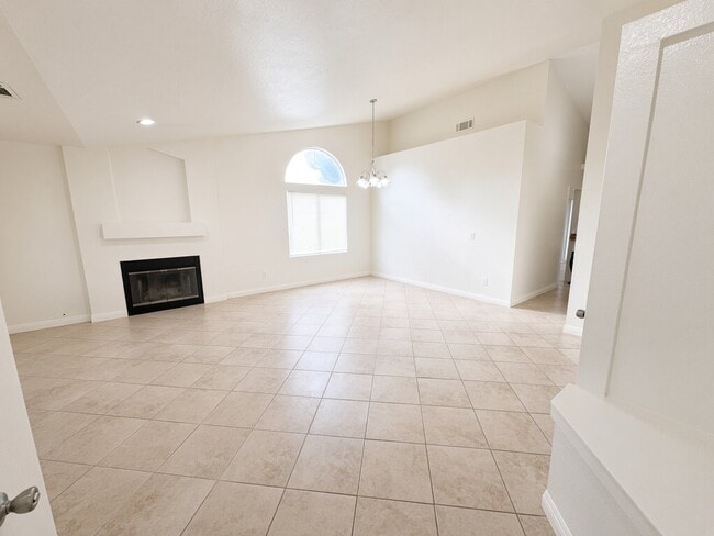 13654 Opal Cir