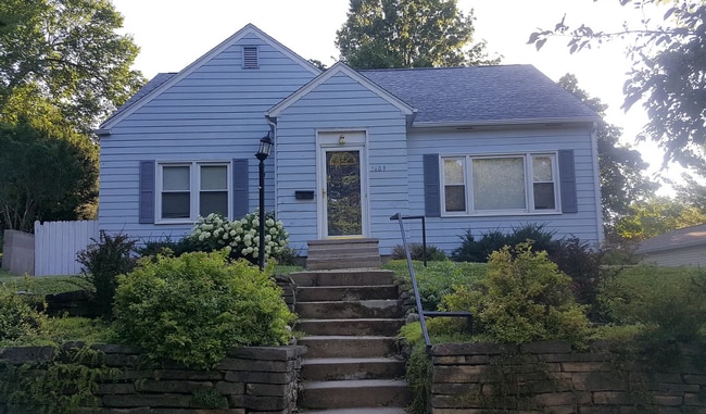 Building Photo - 1609 Walnut St