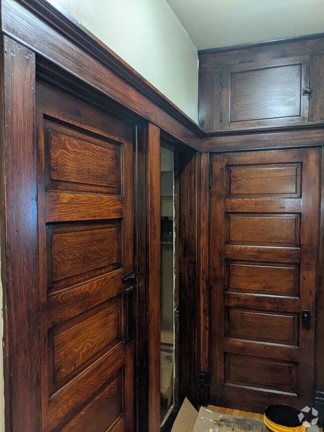 Building Photo - 604-606 West College Unit 604 West College Rental