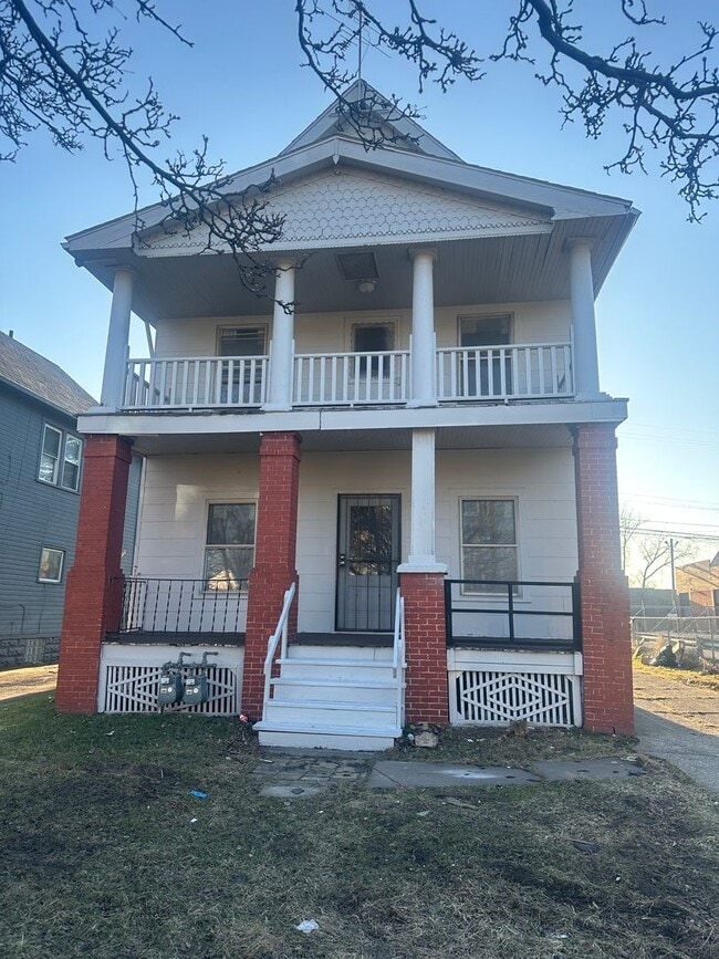 Building Photo - 4110 E 64th St Unit Dwn