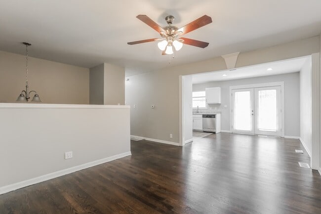 Photo - 833 N Ponca Dr
