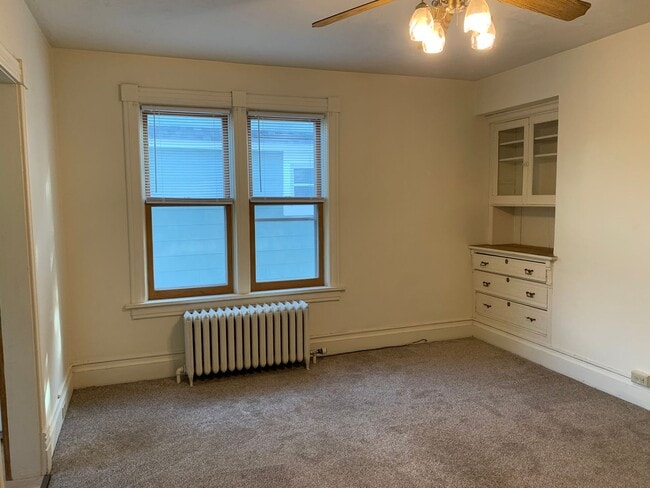 Photo - 2128-2130 E 2nd St Unidad 2128 E 2nd St - 2nd Floor