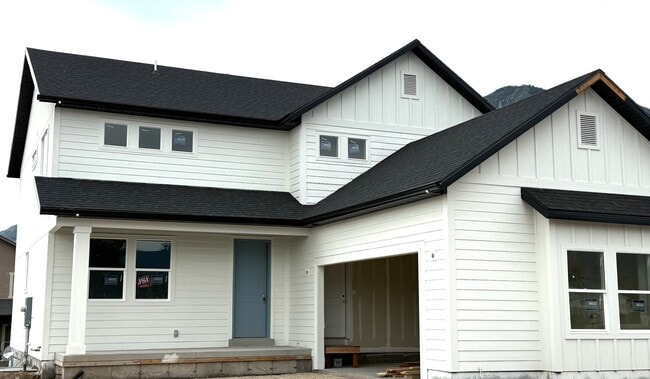Building Photo - 646 W 100 N