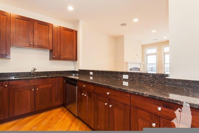 Photo - 3829 N Southport Ave