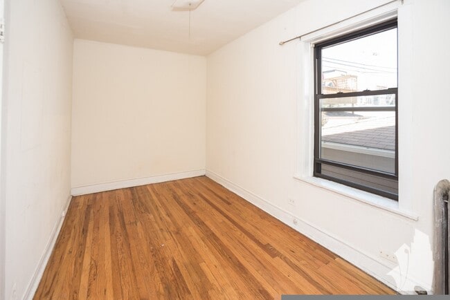 Photo - 2612 W Gunnison St Unit 3F