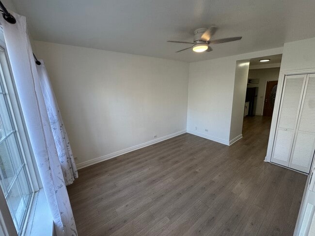 Photo - 617 W 43rd Pl