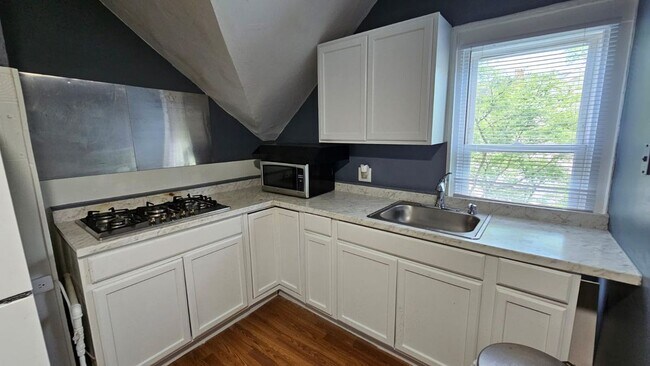964 Atwells Ave Unit 3