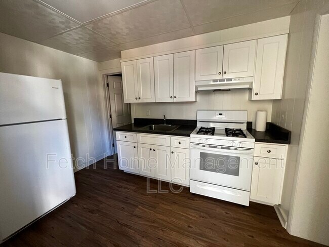 Photo - 233 S 4th St