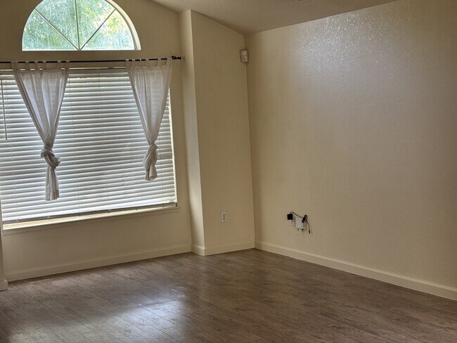Photo - 2317 Quail Meadow Dr