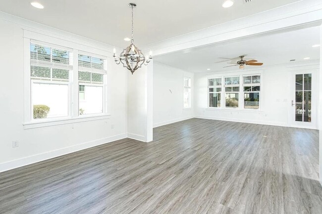 Photo - 36 Sandlefoot Ln