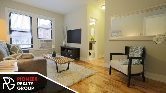 Photo - 2909 N Mildred Ave Unit 2