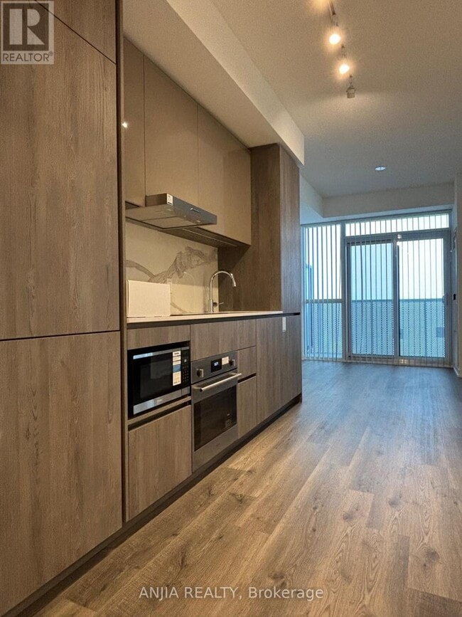 Photo - 8 Interchange Wy Unit 3911