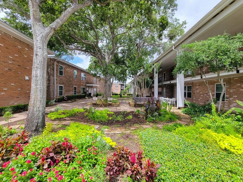 3535 NASA Road 1